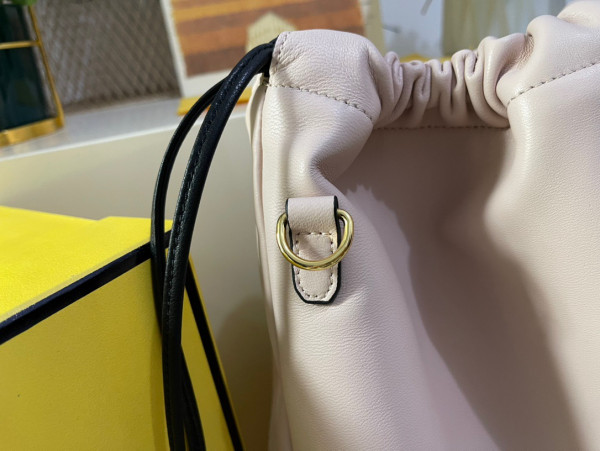 FENDI PACK MEDIUM POUCH [Fendi252] CELINE CHANEL ACCESSORIES LOEWE SHOES LOUIS VUITTON DIRO YSL OTHER BRAND HANDBAGS BALENCIAGA BOTTEGA VENETA GOYARD HERMES BURBERRY VALENTINO GUCCI FENDI MIUMIU CHLOE PRADA BVLGARI SUITCASE NEW ARRIVAL 