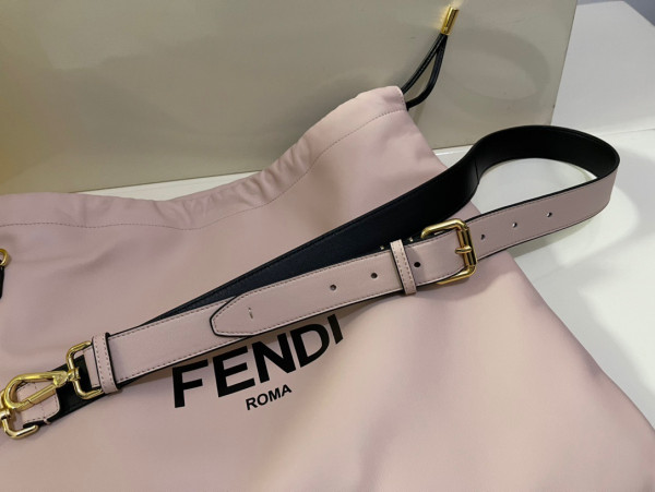 FENDI PACK MEDIUM POUCH [Fendi252] CELINE CHANEL ACCESSORIES LOEWE SHOES LOUIS VUITTON DIRO YSL OTHER BRAND HANDBAGS BALENCIAGA BOTTEGA VENETA GOYARD HERMES BURBERRY VALENTINO GUCCI FENDI MIUMIU CHLOE PRADA BVLGARI SUITCASE NEW ARRIVAL 