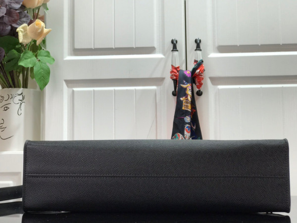 LOUIS VUITTON ROBUSTO BRIEFCASE [M30591] CELINE CHANEL ACCESSORIES LOEWE SHOES LOUIS VUITTON DIRO YSL OTHER BRAND HANDBAGS BALENCIAGA BOTTEGA VENETA GOYARD HERMES BURBERRY VALENTINO GUCCI FENDI MIUMIU CHLOE PRADA BVLGARI SUITCASE NEW ARRIVAL 