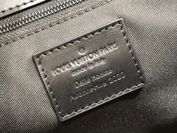 LOUIS VUITTON ROBUSTO BRIEFCASE [M30591] CELINE CHANEL ACCESSORIES LOEWE SHOES LOUIS VUITTON DIRO YSL OTHER BRAND HANDBAGS BALENCIAGA BOTTEGA VENETA GOYARD HERMES BURBERRY VALENTINO GUCCI FENDI MIUMIU CHLOE PRADA BVLGARI SUITCASE NEW ARRIVAL 