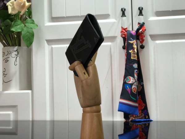 LOUIS VUITTON POCKET ORGANIZER [M80038] CELINE CHANEL ACCESSORIES LOEWE SHOES LOUIS VUITTON DIRO YSL OTHER BRAND HANDBAGS BALENCIAGA BOTTEGA VENETA GOYARD HERMES BURBERRY VALENTINO GUCCI FENDI MIUMIU CHLOE PRADA BVLGARI SUITCASE NEW ARRIVAL 