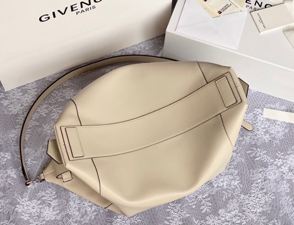 GIENVCHY ANTIGONA SOFT [GIENVCHY7] CELINE CHANEL ACCESSORIES LOEWE SHOES LOUIS VUITTON DIRO YSL OTHER BRAND HANDBAGS BALENCIAGA BOTTEGA VENETA GOYARD HERMES BURBERRY VALENTINO GUCCI FENDI MIUMIU CHLOE PRADA BVLGARI SUITCASE NEW ARRIVAL 