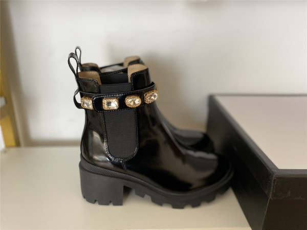 GUCCI EMBROIDERED LEATHER ANKLE BOOT WITH BELT [Gucci390] CELINE CHANEL ACCESSORIES LOEWE SHOES LOUIS VUITTON DIRO YSL OTHER BRAND HANDBAGS BALENCIAGA BOTTEGA VENETA GOYARD HERMES BURBERRY VALENTINO GUCCI FENDI MIUMIU CHLOE PRADA BVLGARI SUITCASE NEW ARRIVAL 