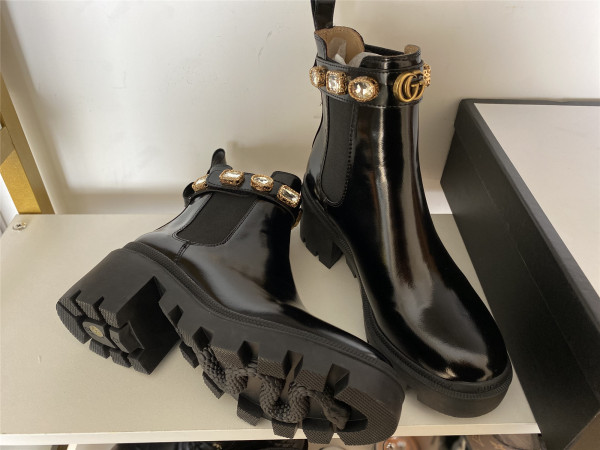 GUCCI EMBROIDERED LEATHER ANKLE BOOT WITH BELT [Gucci390] CELINE CHANEL ACCESSORIES LOEWE SHOES LOUIS VUITTON DIRO YSL OTHER BRAND HANDBAGS BALENCIAGA BOTTEGA VENETA GOYARD HERMES BURBERRY VALENTINO GUCCI FENDI MIUMIU CHLOE PRADA BVLGARI SUITCASE NEW ARRIVAL 