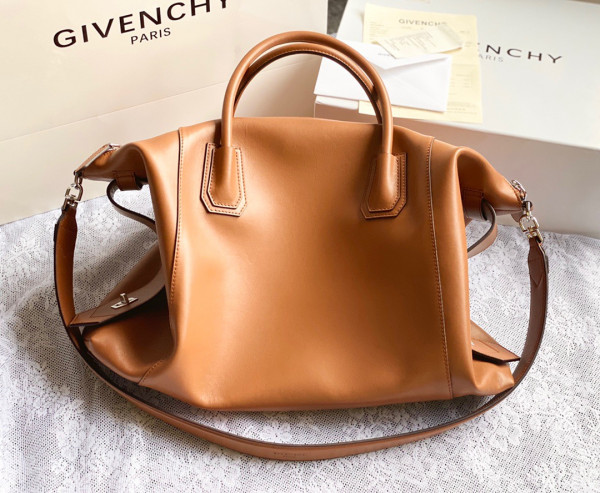 (image for) GIENVCHY ANTIGONA SOFT