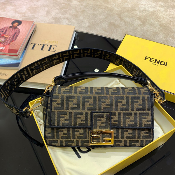 FENDI BAGUETTE (image for) FENDI BAGUETTE