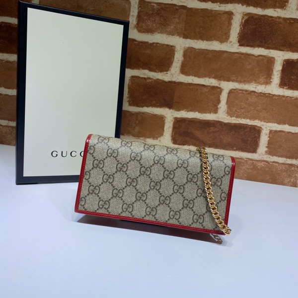 (image for) Gucci Chain Wallet