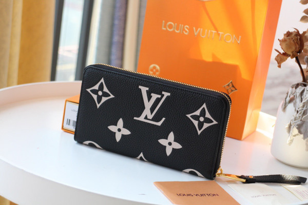 (image for) LOUIS VUITTON ZIPPY WALLET