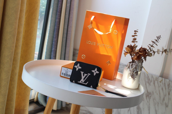 (image for) LOUIS VUITTON ZIPPY COIN PURSE