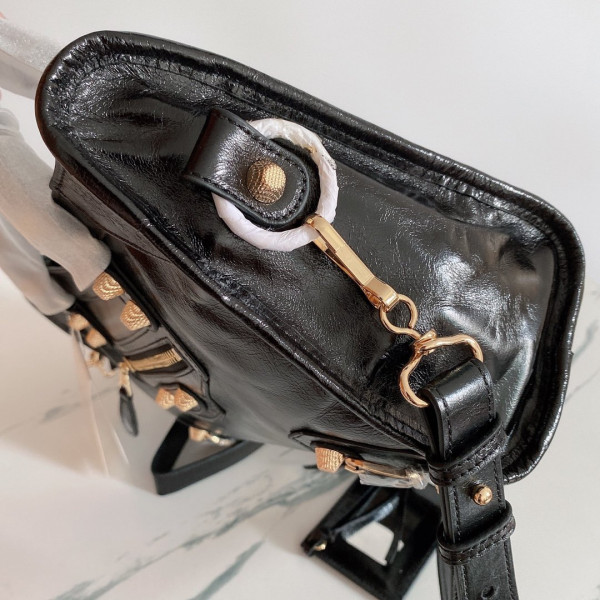 BALENCIAGA CLASSIC CITY [Balenciaga126] CELINE CHANEL ACCESSORIES LOEWE SHOES LOUIS VUITTON DIRO YSL OTHER BRAND HANDBAGS BALENCIAGA BOTTEGA VENETA GOYARD HERMES BURBERRY VALENTINO GUCCI FENDI MIUMIU CHLOE PRADA BVLGARI SUITCASE NEW ARRIVAL 