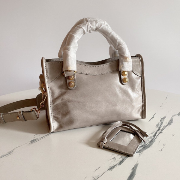 BALENCIAGA CLASSIC CITY [Balenciaga124] CELINE CHANEL ACCESSORIES LOEWE SHOES LOUIS VUITTON DIRO YSL OTHER BRAND HANDBAGS BALENCIAGA BOTTEGA VENETA GOYARD HERMES BURBERRY VALENTINO GUCCI FENDI MIUMIU CHLOE PRADA BVLGARI SUITCASE NEW ARRIVAL 