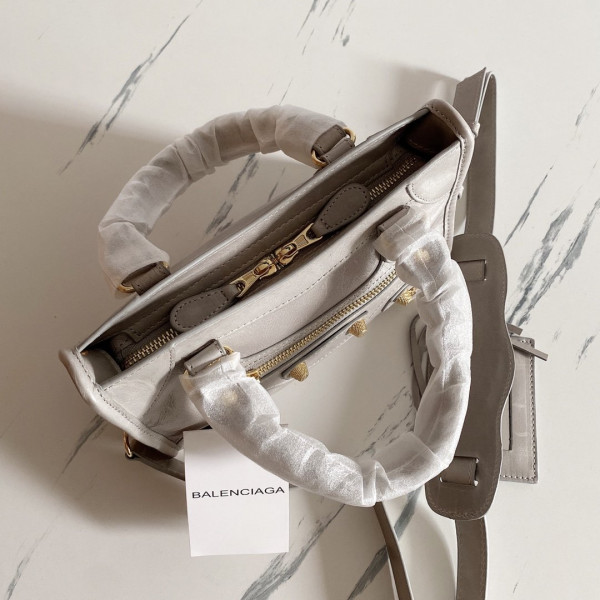 BALENCIAGA CLASSIC CITY [Balenciaga124] CELINE CHANEL ACCESSORIES LOEWE SHOES LOUIS VUITTON DIRO YSL OTHER BRAND HANDBAGS BALENCIAGA BOTTEGA VENETA GOYARD HERMES BURBERRY VALENTINO GUCCI FENDI MIUMIU CHLOE PRADA BVLGARI SUITCASE NEW ARRIVAL 