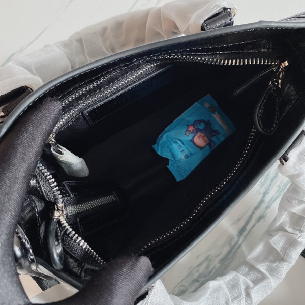 BALENCIAGA CLASSIC CITY [Balenciaga115] CELINE CHANEL ACCESSORIES LOEWE SHOES LOUIS VUITTON DIRO YSL OTHER BRAND HANDBAGS BALENCIAGA BOTTEGA VENETA GOYARD HERMES BURBERRY VALENTINO GUCCI FENDI MIUMIU CHLOE PRADA BVLGARI SUITCASE NEW ARRIVAL 