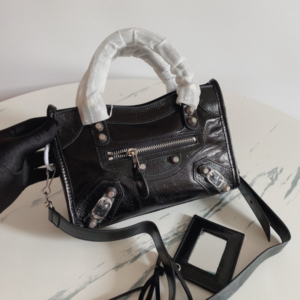 BALENCIAGA CLASSIC CITY [Balenciaga115] CELINE CHANEL ACCESSORIES LOEWE SHOES LOUIS VUITTON DIRO YSL OTHER BRAND HANDBAGS BALENCIAGA BOTTEGA VENETA GOYARD HERMES BURBERRY VALENTINO GUCCI FENDI MIUMIU CHLOE PRADA BVLGARI SUITCASE NEW ARRIVAL 