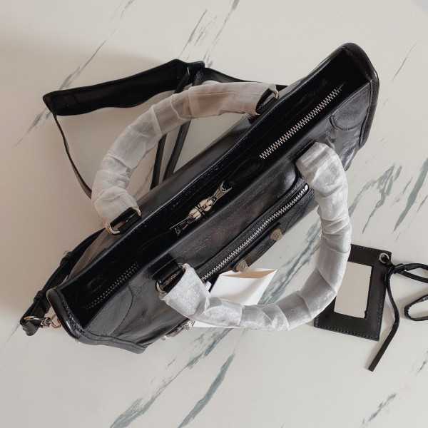 BALENCIAGA CLASSIC CITY [Balenciaga114] CELINE CHANEL ACCESSORIES LOEWE SHOES LOUIS VUITTON DIRO YSL OTHER BRAND HANDBAGS BALENCIAGA BOTTEGA VENETA GOYARD HERMES BURBERRY VALENTINO GUCCI FENDI MIUMIU CHLOE PRADA BVLGARI SUITCASE NEW ARRIVAL 