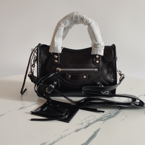 BALENCIAGA CLASSIC CITY [Balenciaga112] CELINE CHANEL ACCESSORIES LOEWE SHOES LOUIS VUITTON DIRO YSL OTHER BRAND HANDBAGS BALENCIAGA BOTTEGA VENETA GOYARD HERMES BURBERRY VALENTINO GUCCI FENDI MIUMIU CHLOE PRADA BVLGARI SUITCASE NEW ARRIVAL 