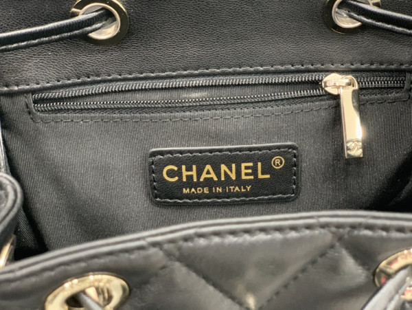 CL BACKPACK IN LAMBSKIN WITH GOLD HARDWARE [Chanle1533] CELINE CHANEL ACCESSORIES LOEWE SHOES LOUIS VUITTON DIRO YSL OTHER BRAND HANDBAGS BALENCIAGA BOTTEGA VENETA GOYARD HERMES BURBERRY VALENTINO GUCCI FENDI MIUMIU CHLOE PRADA BVLGARI SUITCASE NEW ARRIVAL 