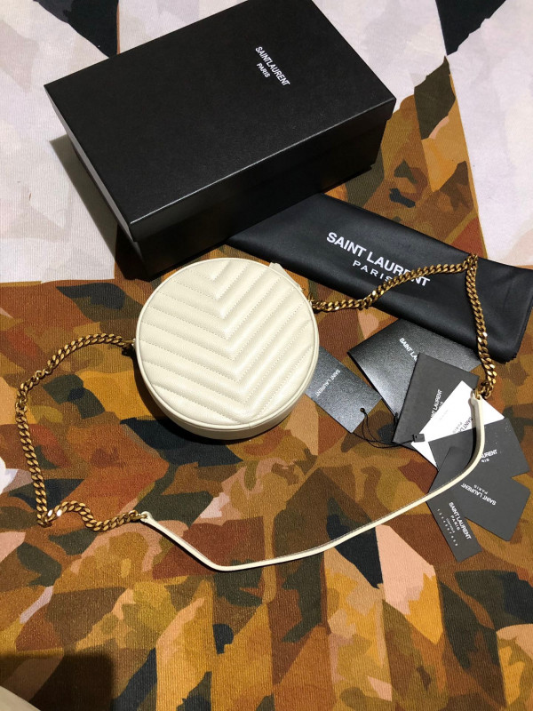 YSL VINYLE ROUND CAMERA BAG [YSL279] CELINE CHANEL ACCESSORIES LOEWE SHOES LOUIS VUITTON DIRO YSL OTHER BRAND HANDBAGS BALENCIAGA BOTTEGA VENETA GOYARD HERMES BURBERRY VALENTINO GUCCI FENDI MIUMIU CHLOE PRADA BVLGARI SUITCASE NEW ARRIVAL 