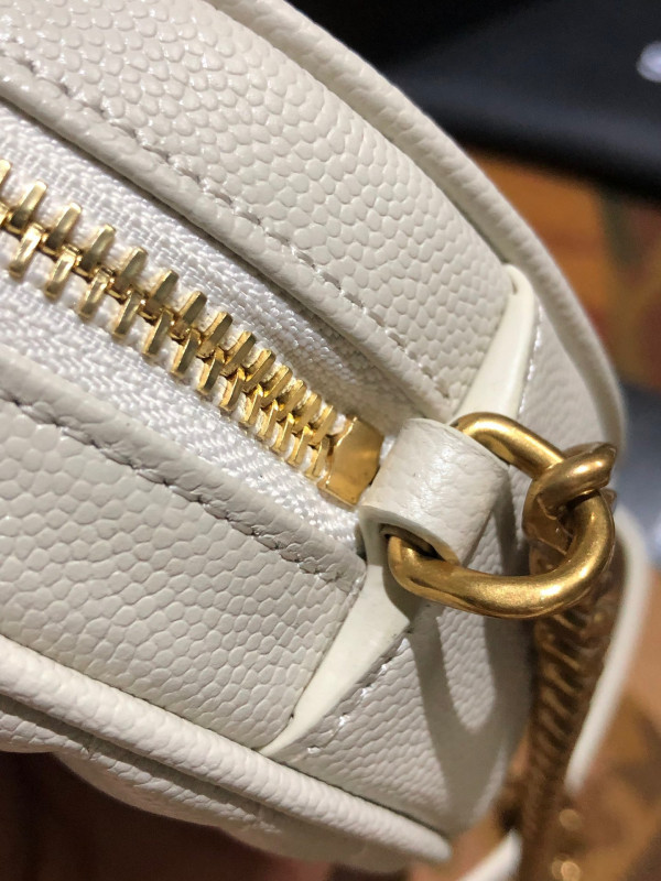 YSL VINYLE ROUND CAMERA BAG [YSL279] CELINE CHANEL ACCESSORIES LOEWE SHOES LOUIS VUITTON DIRO YSL OTHER BRAND HANDBAGS BALENCIAGA BOTTEGA VENETA GOYARD HERMES BURBERRY VALENTINO GUCCI FENDI MIUMIU CHLOE PRADA BVLGARI SUITCASE NEW ARRIVAL 