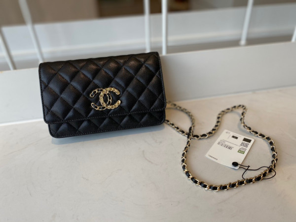 (image for) CL CHAIN WALLET CAVIAR