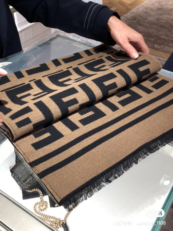 (image for) FENDI SCARF