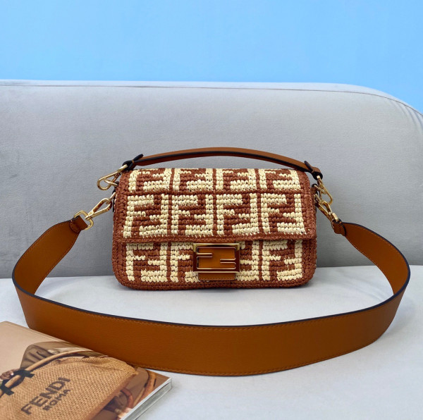 (image for) FENDI BAGUETTE