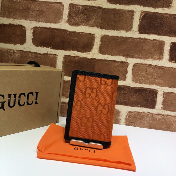 (image for) GUCCI Off The Grid passport case