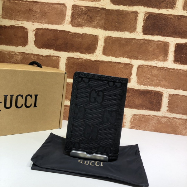 (image for) GUCCI Off The Grid passport case