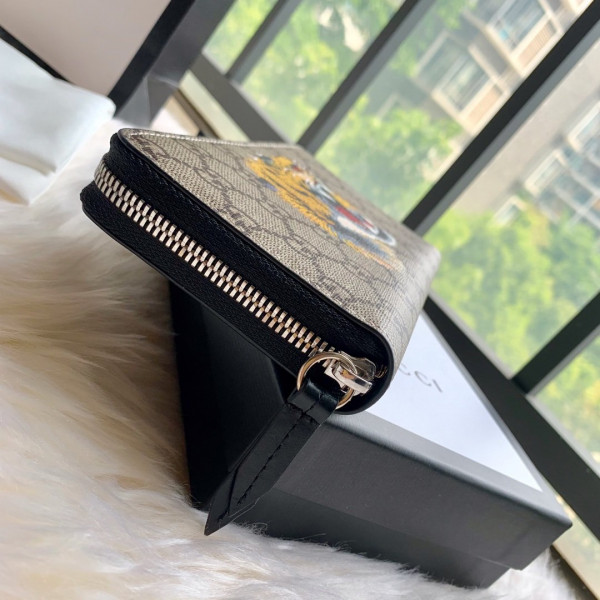 GUCCI Bee print GG zip around wallet (image for) GUCCI Bee print GG zip around wallet