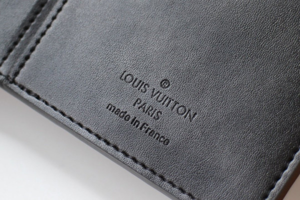 (image for) LOUIS VUITTON BRAZZA WALLET