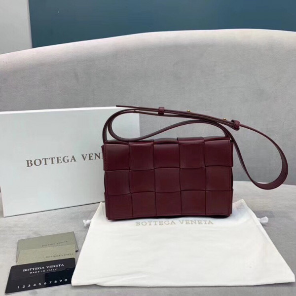 (image for) BOTTEGA VENETA CASSETTE