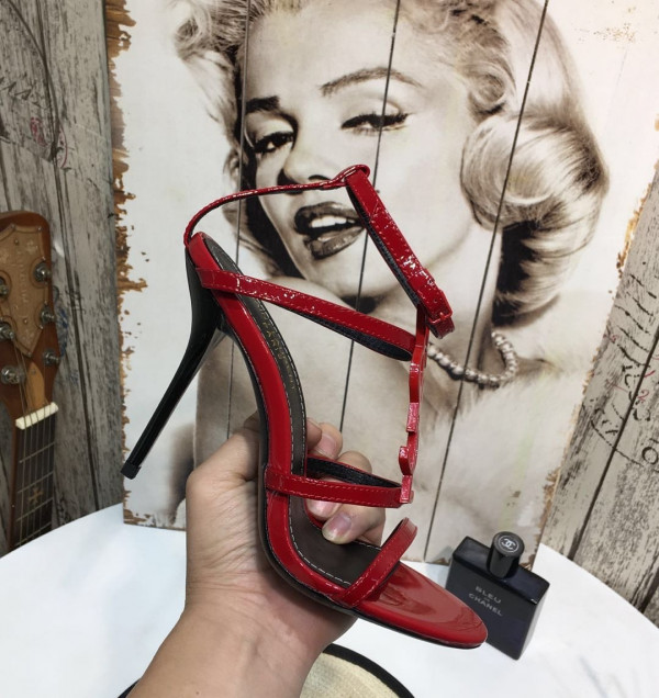 YSL CASSANDRA PLATFORM SANDALS IN PATENT LEATHER (image for) YSL CASSANDRA PLATFORM SANDALS IN PATENT LEATHER
