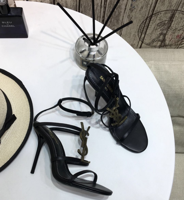 YSL CASSANDRA PLATFORM SANDALS IN PATENT LEATHER (image for) YSL CASSANDRA PLATFORM SANDALS IN PATENT LEATHER