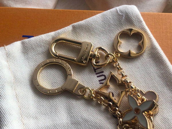 (image for) LOUIS VUITTON FLEUR DE MONOGRAM BAG CHARM CHAIN