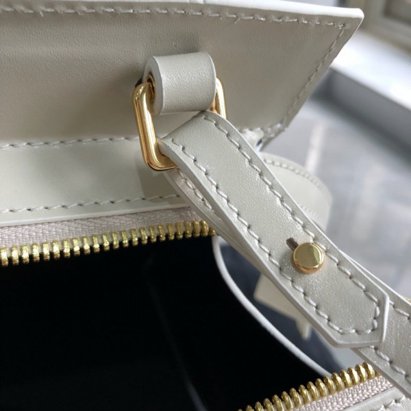 YSL UPTOWN SMALL TOTE [YSL250] CELINE CHANEL ACCESSORIES LOEWE SHOES LOUIS VUITTON DIRO YSL OTHER BRAND HANDBAGS BALENCIAGA BOTTEGA VENETA GOYARD HERMES BURBERRY VALENTINO GUCCI FENDI MIUMIU CHLOE PRADA BVLGARI SUITCASE NEW ARRIVAL 