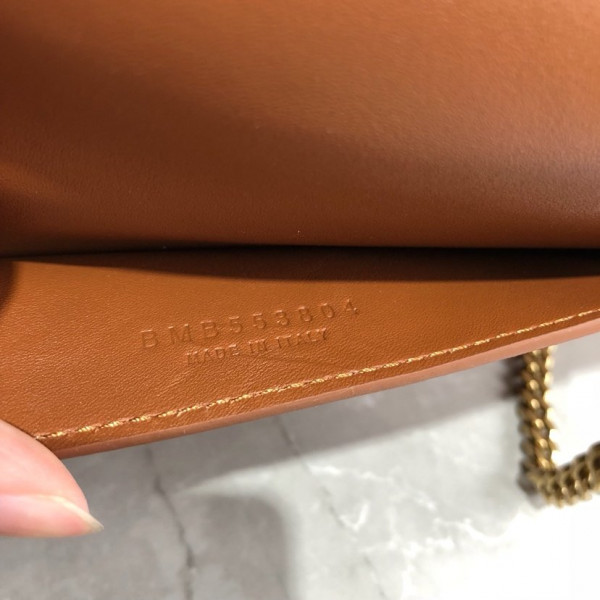 YSL KATE MEDIUM REVERSIBLE IN SUEDE AND SMOOTH LEATHER [YSL241] CELINE CHANEL ACCESSORIES LOEWE SHOES LOUIS VUITTON DIRO YSL OTHER BRAND HANDBAGS BALENCIAGA BOTTEGA VENETA GOYARD HERMES BURBERRY VALENTINO GUCCI FENDI MIUMIU CHLOE PRADA BVLGARI SUITCASE NEW ARRIVAL 