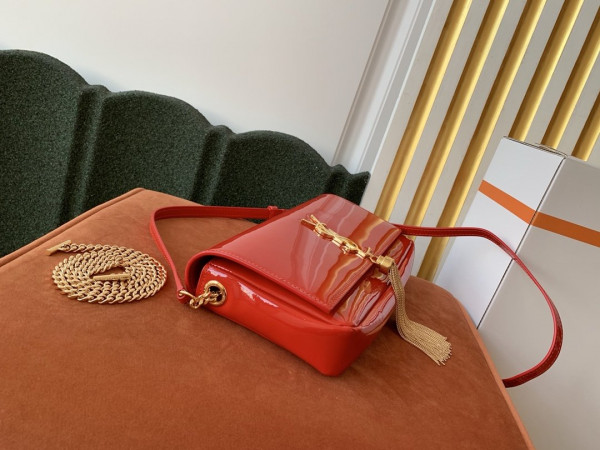 YSL KATE 99 [YSL234] CELINE CHANEL ACCESSORIES LOEWE SHOES LOUIS VUITTON DIRO YSL OTHER BRAND HANDBAGS BALENCIAGA BOTTEGA VENETA GOYARD HERMES BURBERRY VALENTINO GUCCI FENDI MIUMIU CHLOE PRADA BVLGARI SUITCASE NEW ARRIVAL 