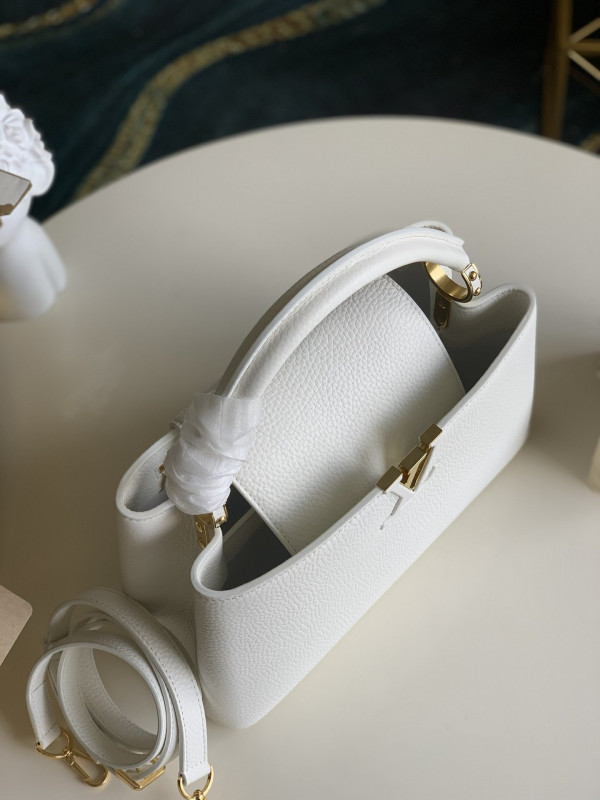 LOUIS VUITTON CAPUCINES PM [Louis651] CELINE CHANEL ACCESSORIES LOEWE SHOES LOUIS VUITTON DIRO YSL OTHER BRAND HANDBAGS BALENCIAGA BOTTEGA VENETA GOYARD HERMES BURBERRY VALENTINO GUCCI FENDI MIUMIU CHLOE PRADA BVLGARI SUITCASE NEW ARRIVAL 