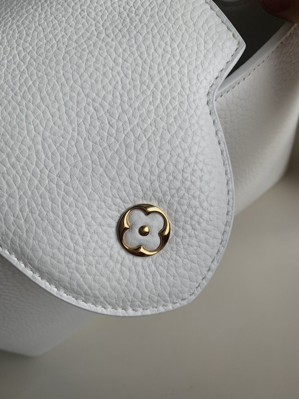 LOUIS VUITTON CAPUCINES PM [Louis651] CELINE CHANEL ACCESSORIES LOEWE SHOES LOUIS VUITTON DIRO YSL OTHER BRAND HANDBAGS BALENCIAGA BOTTEGA VENETA GOYARD HERMES BURBERRY VALENTINO GUCCI FENDI MIUMIU CHLOE PRADA BVLGARI SUITCASE NEW ARRIVAL 