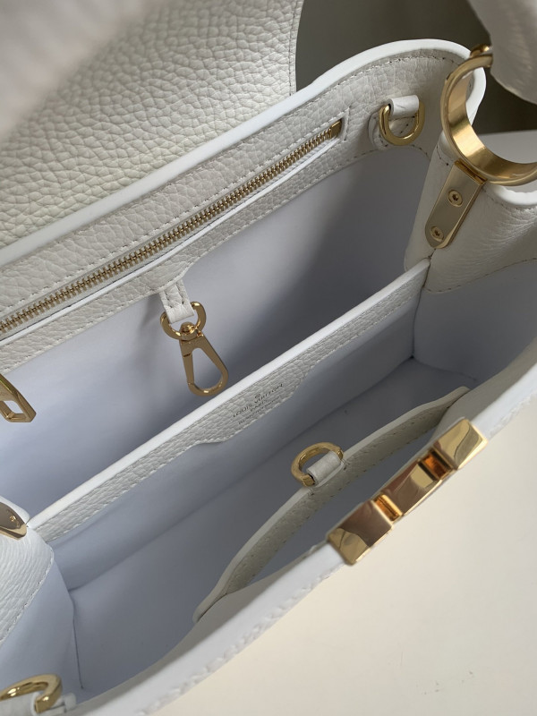 LOUIS VUITTON CAPUCINES BB [Louis650] CELINE CHANEL ACCESSORIES LOEWE SHOES LOUIS VUITTON DIRO YSL OTHER BRAND HANDBAGS BALENCIAGA BOTTEGA VENETA GOYARD HERMES BURBERRY VALENTINO GUCCI FENDI MIUMIU CHLOE PRADA BVLGARI SUITCASE NEW ARRIVAL 