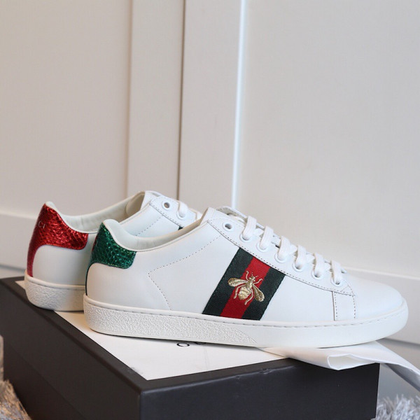 GUCCI ACE SNEAKER [Gucci379] CELINE CHANEL ACCESSORIES LOEWE SHOES LOUIS VUITTON DIRO YSL OTHER BRAND HANDBAGS BALENCIAGA BOTTEGA VENETA GOYARD HERMES BURBERRY VALENTINO GUCCI FENDI MIUMIU CHLOE PRADA BVLGARI SUITCASE NEW ARRIVAL 