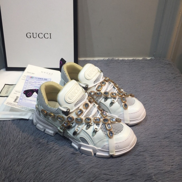 GUCCI SNEAKER [Gucci377] CELINE CHANEL ACCESSORIES LOEWE SHOES LOUIS VUITTON DIRO YSL OTHER BRAND HANDBAGS BALENCIAGA BOTTEGA VENETA GOYARD HERMES BURBERRY VALENTINO GUCCI FENDI MIUMIU CHLOE PRADA BVLGARI SUITCASE NEW ARRIVAL 