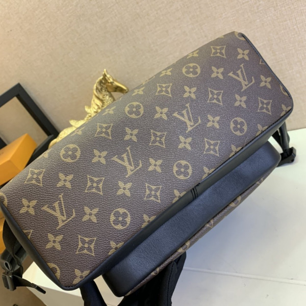 LOUIS VUITTON BACKPACK [Louis624] CELINE CHANEL ACCESSORIES LOEWE SHOES LOUIS VUITTON DIRO YSL OTHER BRAND HANDBAGS BALENCIAGA BOTTEGA VENETA GOYARD HERMES BURBERRY VALENTINO GUCCI FENDI MIUMIU CHLOE PRADA BVLGARI SUITCASE NEW ARRIVAL 