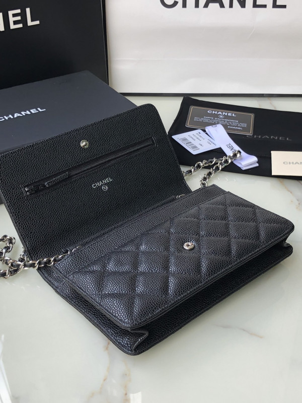 (image for) CL CHAIN WALLET CAVIAR