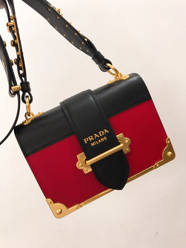 PRADA CAHIER LEATHER SHOULDER BAG [1BD045-7] CELINE CHANEL ACCESSORIES LOEWE SHOES LOUIS VUITTON DIRO YSL OTHER BRAND HANDBAGS BALENCIAGA BOTTEGA VENETA GOYARD HERMES BURBERRY VALENTINO GUCCI FENDI MIUMIU CHLOE PRADA BVLGARI SUITCASE NEW ARRIVAL 