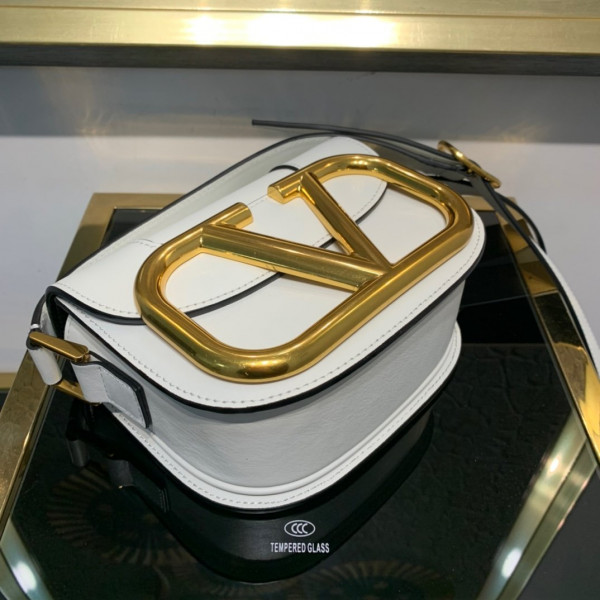 VALENTINO SMALL SUPERVEE CALFSKIN CROSSBODY BAG [Valentino73] CELINE CHANEL ACCESSORIES LOEWE SHOES LOUIS VUITTON DIRO YSL OTHER BRAND HANDBAGS BALENCIAGA BOTTEGA VENETA GOYARD HERMES BURBERRY VALENTINO GUCCI FENDI MIUMIU CHLOE PRADA BVLGARI SUITCASE NEW ARRIVAL 