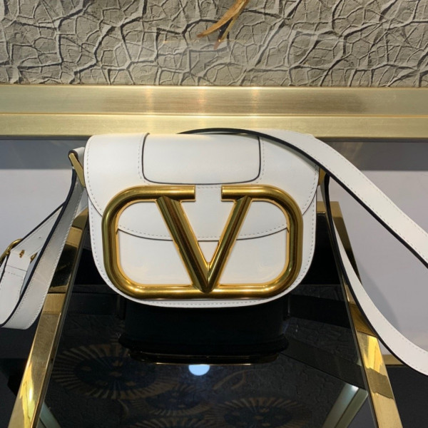 VALENTINO SMALL SUPERVEE CALFSKIN CROSSBODY BAG [Valentino73] CELINE CHANEL ACCESSORIES LOEWE SHOES LOUIS VUITTON DIRO YSL OTHER BRAND HANDBAGS BALENCIAGA BOTTEGA VENETA GOYARD HERMES BURBERRY VALENTINO GUCCI FENDI MIUMIU CHLOE PRADA BVLGARI SUITCASE NEW ARRIVAL 