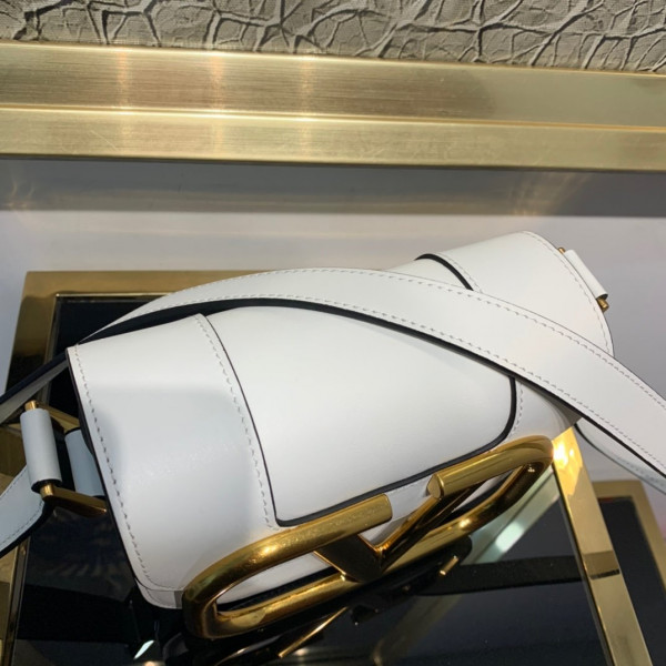VALENTINO SMALL SUPERVEE CALFSKIN CROSSBODY BAG [Valentino73] CELINE CHANEL ACCESSORIES LOEWE SHOES LOUIS VUITTON DIRO YSL OTHER BRAND HANDBAGS BALENCIAGA BOTTEGA VENETA GOYARD HERMES BURBERRY VALENTINO GUCCI FENDI MIUMIU CHLOE PRADA BVLGARI SUITCASE NEW ARRIVAL 