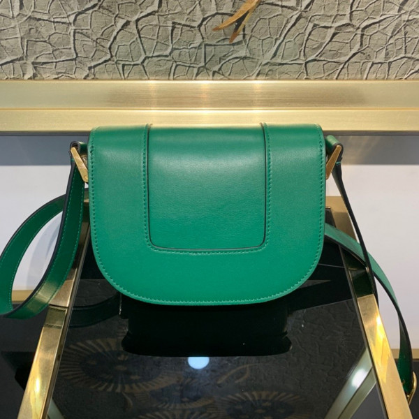 VALENTINO SMALL SUPERVEE CALFSKIN CROSSBODY BAG [Valentino74] CELINE CHANEL ACCESSORIES LOEWE SHOES LOUIS VUITTON DIRO YSL OTHER BRAND HANDBAGS BALENCIAGA BOTTEGA VENETA GOYARD HERMES BURBERRY VALENTINO GUCCI FENDI MIUMIU CHLOE PRADA BVLGARI SUITCASE NEW ARRIVAL 