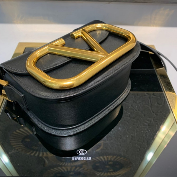 VALENTINO SMALL SUPERVEE CALFSKIN CROSSBODY BAG [Valentino69] CELINE CHANEL ACCESSORIES LOEWE SHOES LOUIS VUITTON DIRO YSL OTHER BRAND HANDBAGS BALENCIAGA BOTTEGA VENETA GOYARD HERMES BURBERRY VALENTINO GUCCI FENDI MIUMIU CHLOE PRADA BVLGARI SUITCASE NEW ARRIVAL 